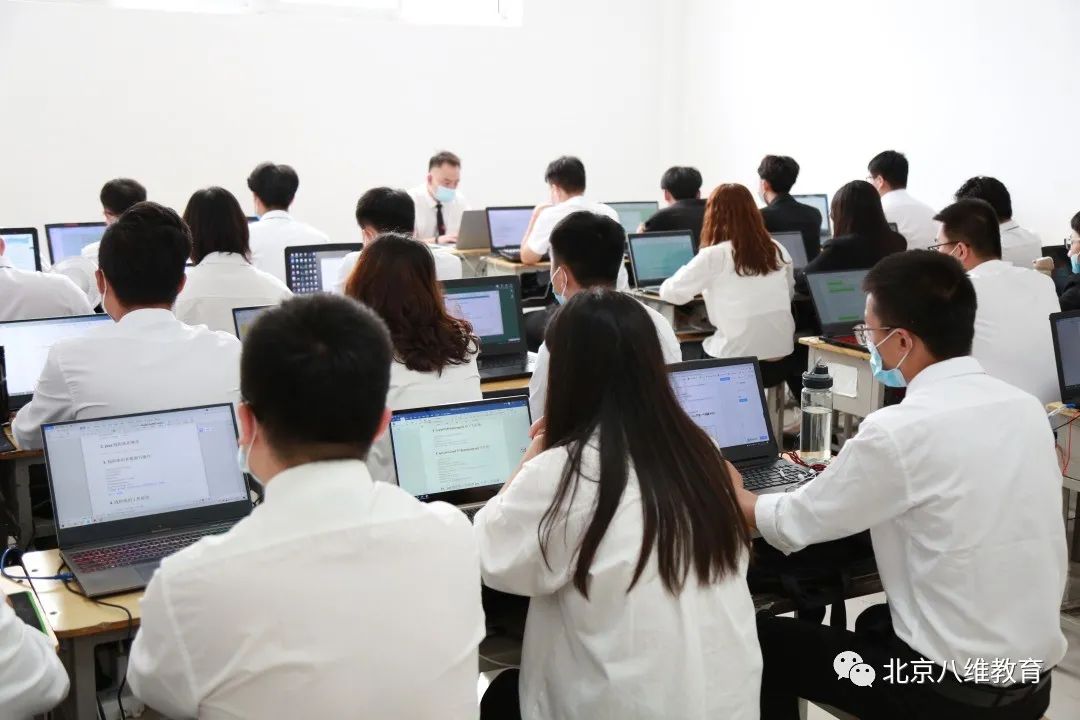北京八维教育带你了解视觉传达设计职业发展前景