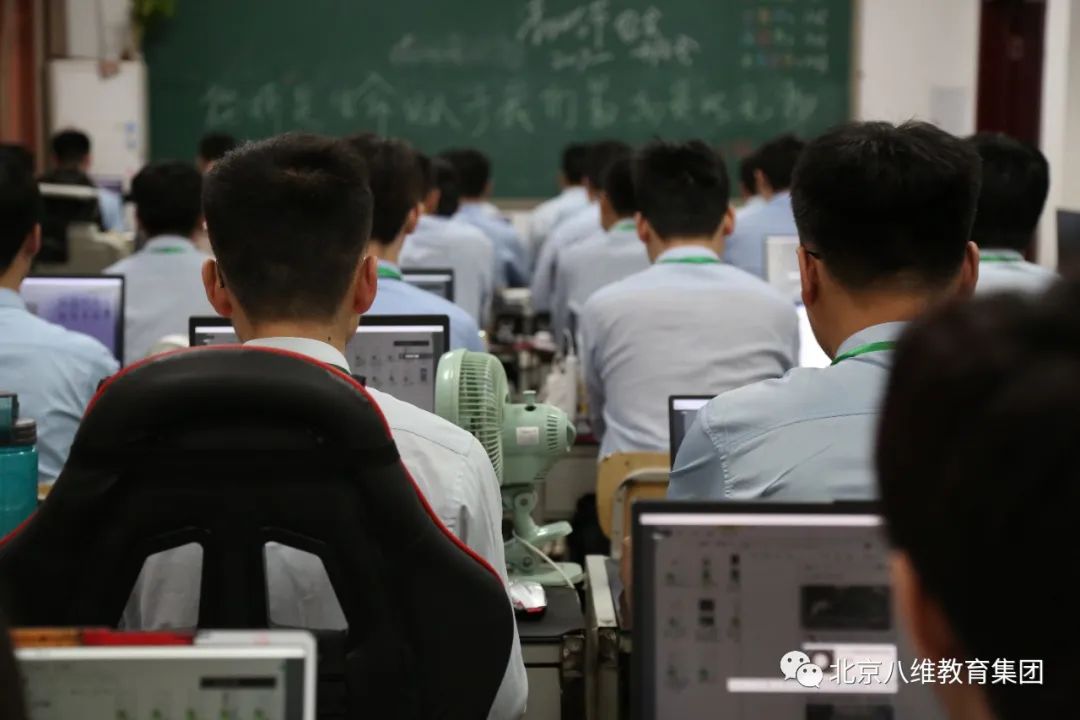 北京八维学校与物联网企业深度合作为学子打造优质就业机会